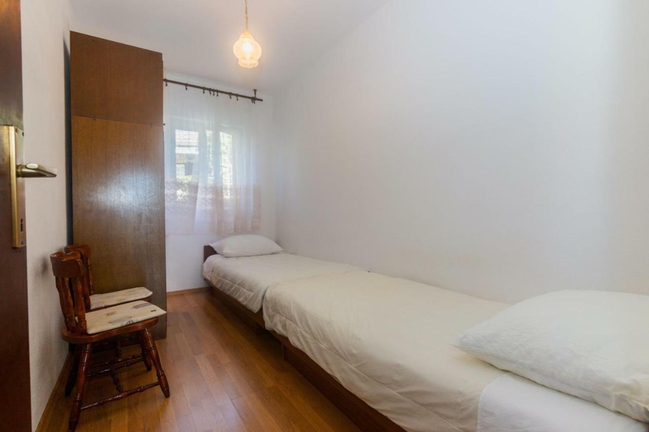 Vinka Apartament *